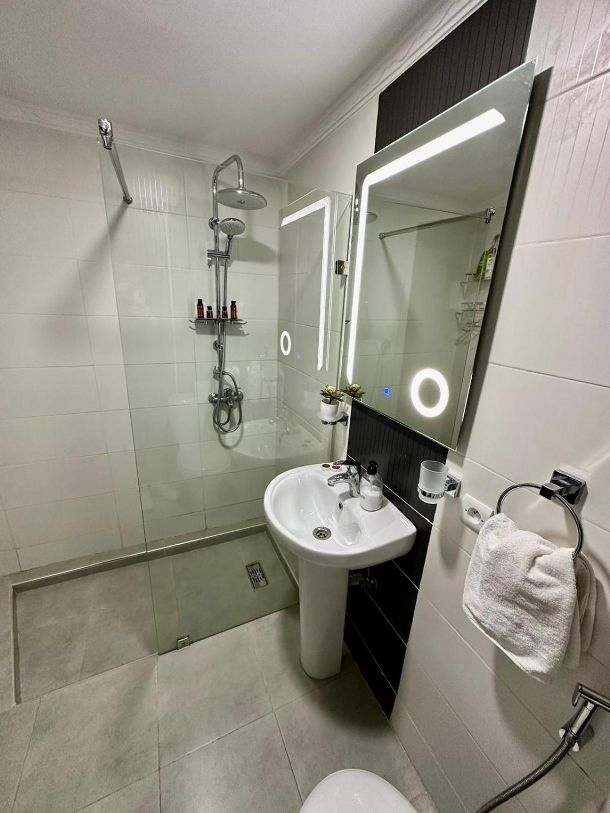 Appart Neuf Lumineux Climatise 1Ere Etage طنجة المظهر الخارجي الصورة